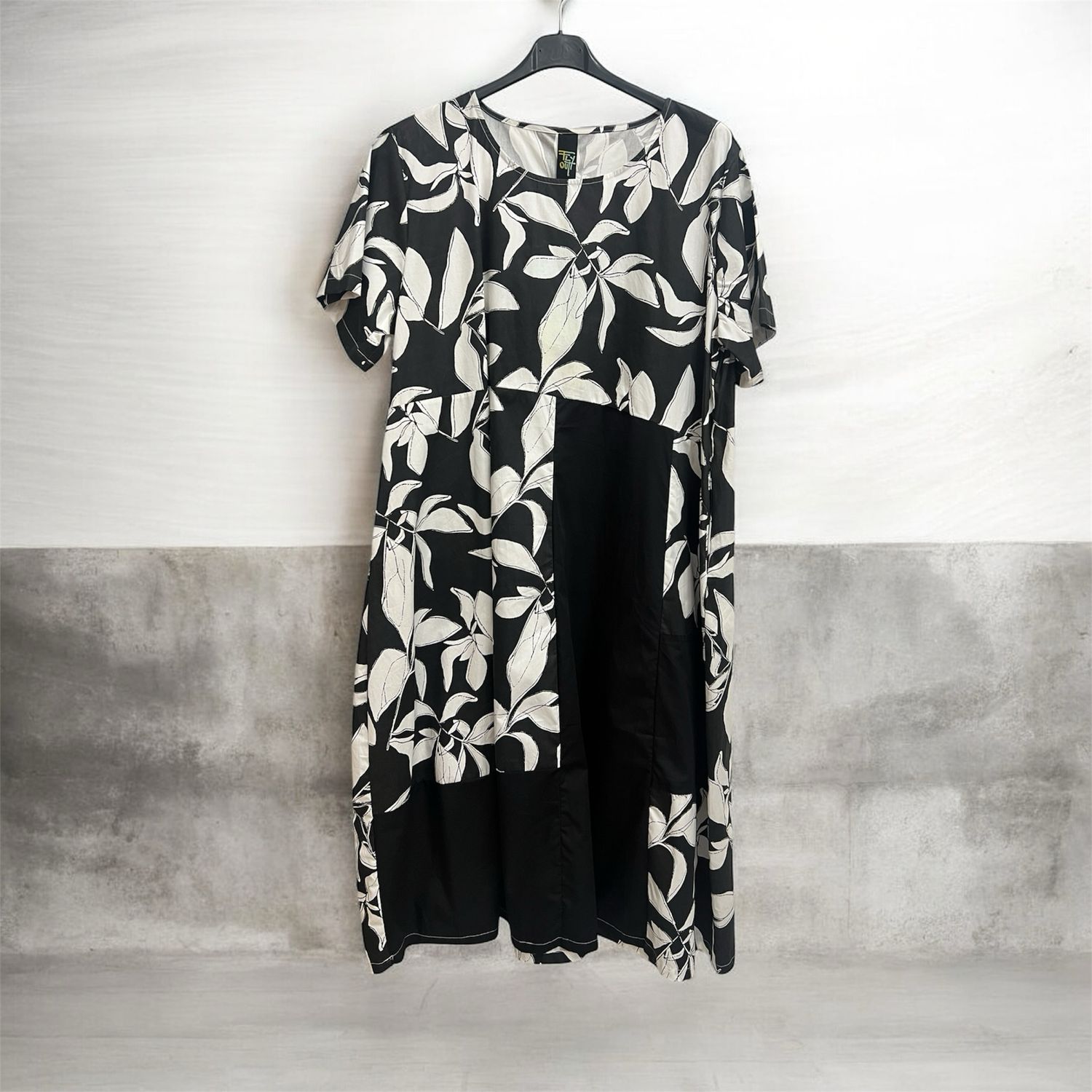 Fly Out Dress - Monochrome Floral