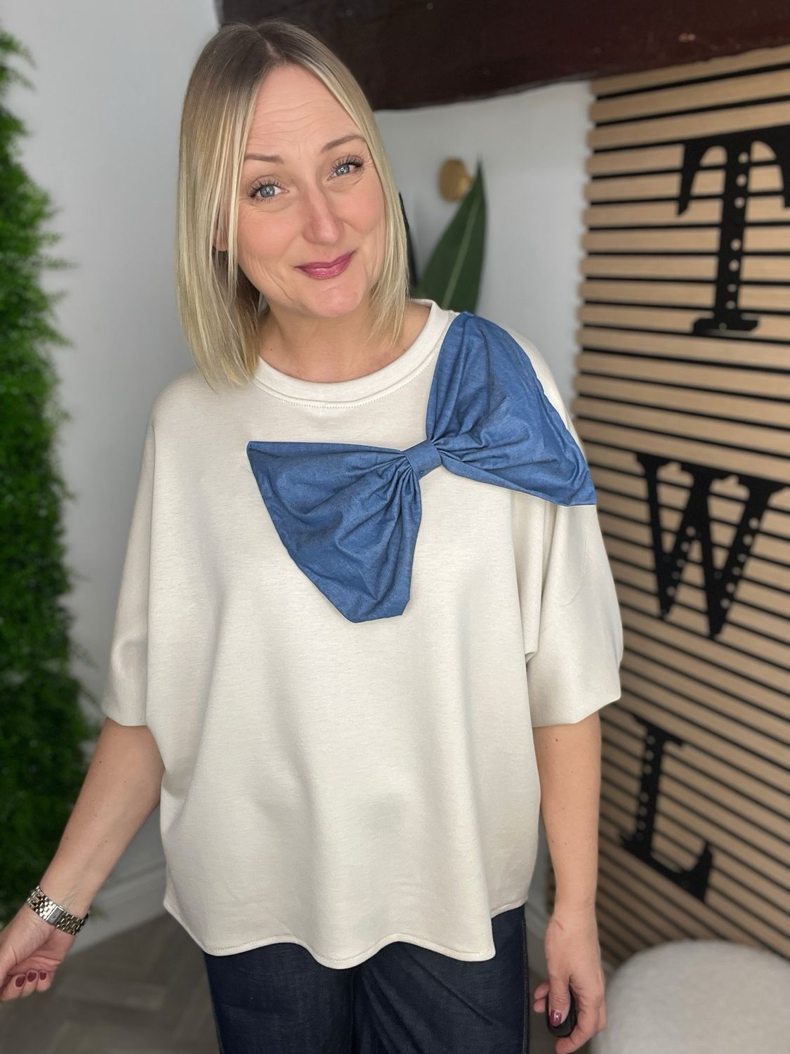 Bow Detailed Scuba - Ecru