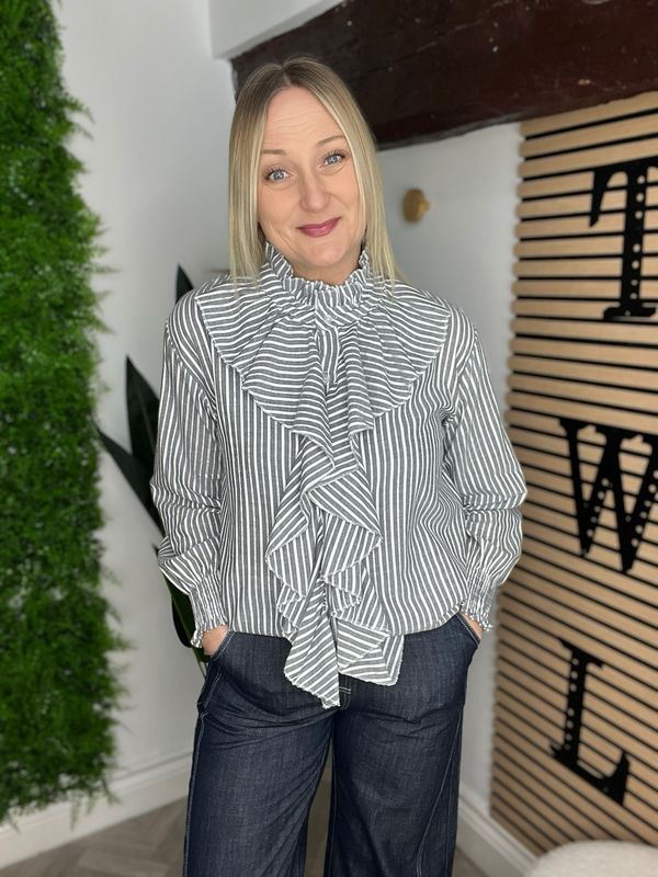 Baroque Style Button Short - Charcoal Black