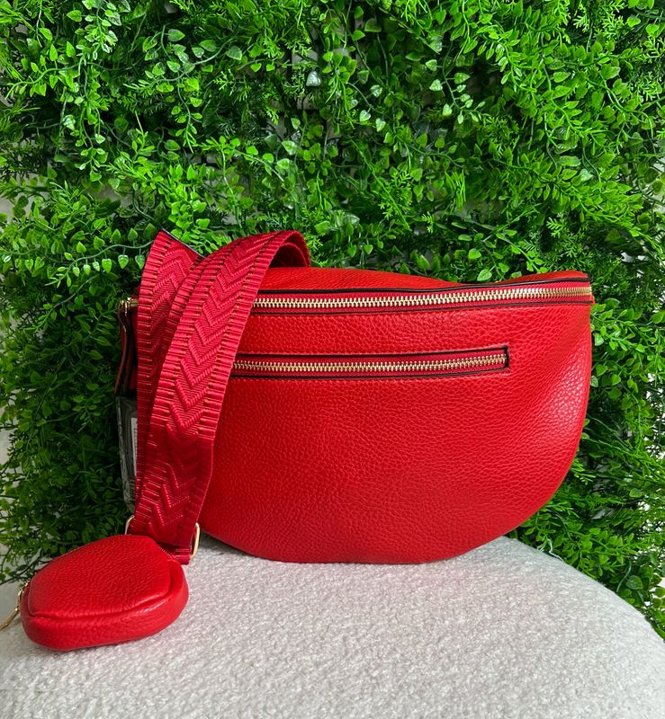 Crossbody Curved Bag - Red