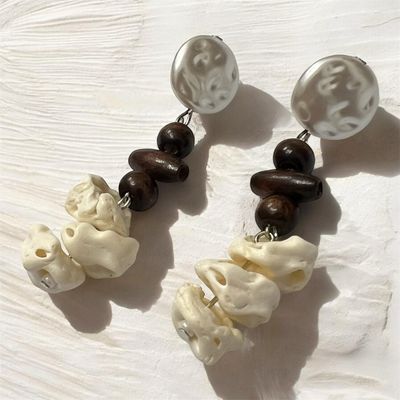 Beach Feel Drop Stud Earrings- Natural