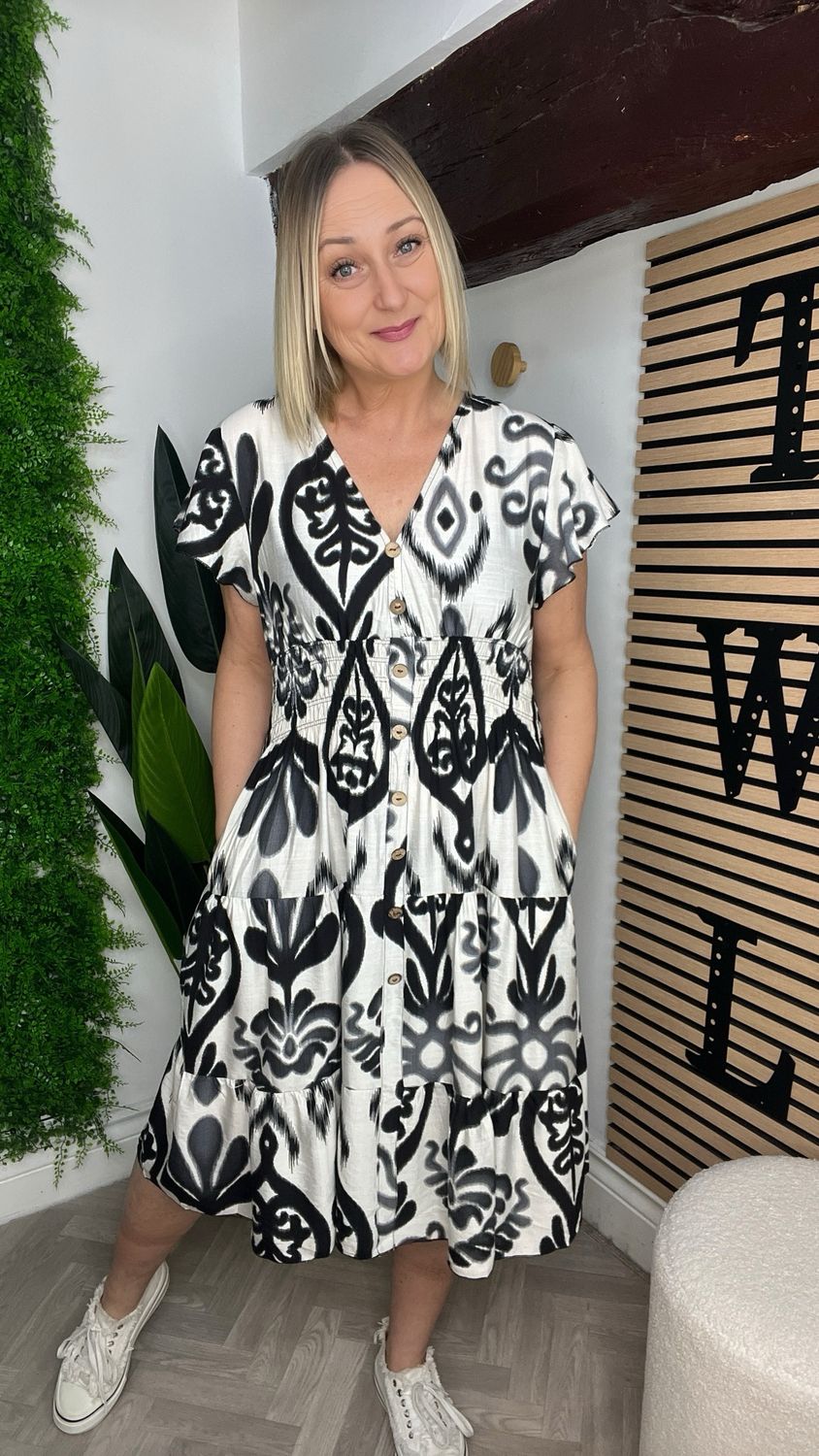 Flutter Sleeve Midi Dress - Black/Ecru