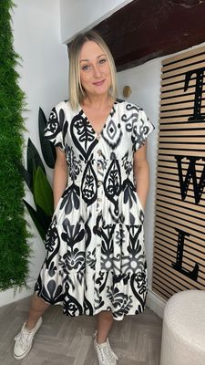 Flutter Sleeve Midi Dress - Black/Ecru