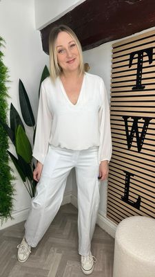 Long Barrel Leg Magics With Large Pockets - White