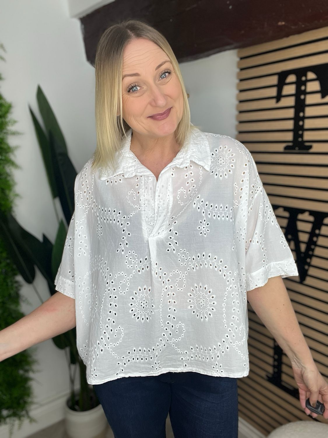 Broderie Anglaise Box Fit Top - White