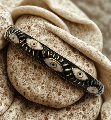 Gold Cuff With Spring Opening - Black & Cream
