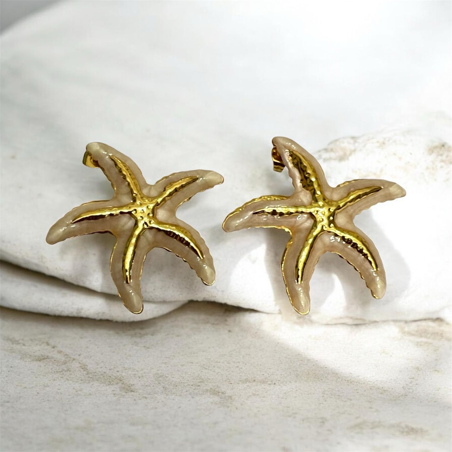 Starfish Stud Earring - Cream & Gold ( No Return )