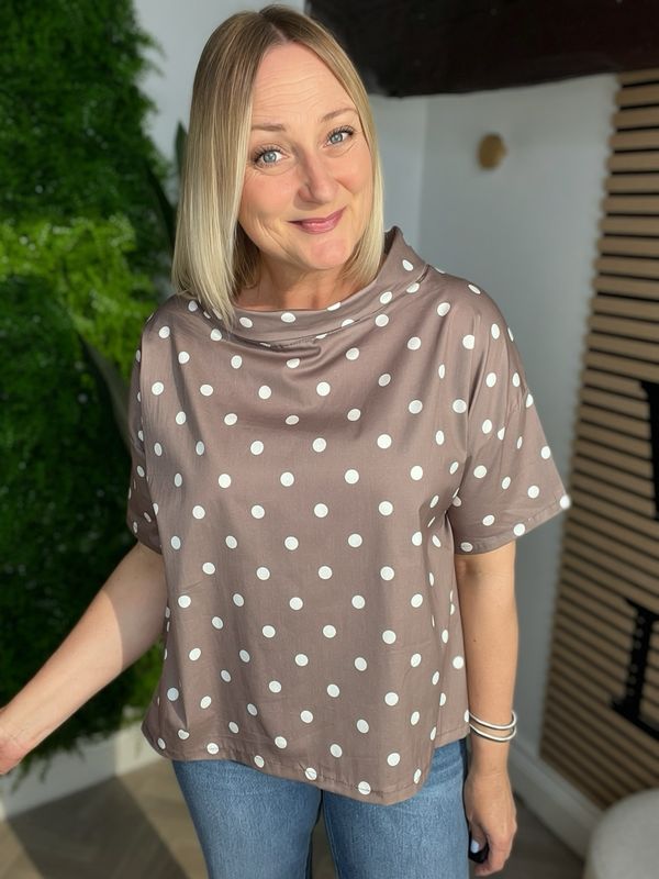 Polka Dot Funnel Neck Short Sleeve Top - Cappuccino & White