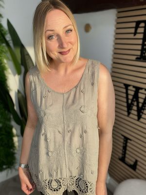 Crochet Hem & Appliqué Detailed Summer Top - Mocha Crochet Hem & Appliqué Detailed Summer Top - Mocha