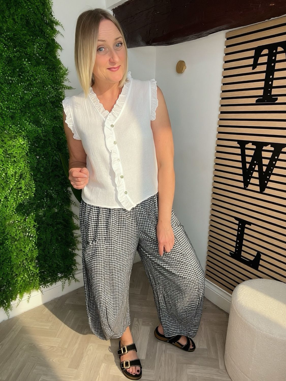 Gingham Barrel Leg Trousers - Black