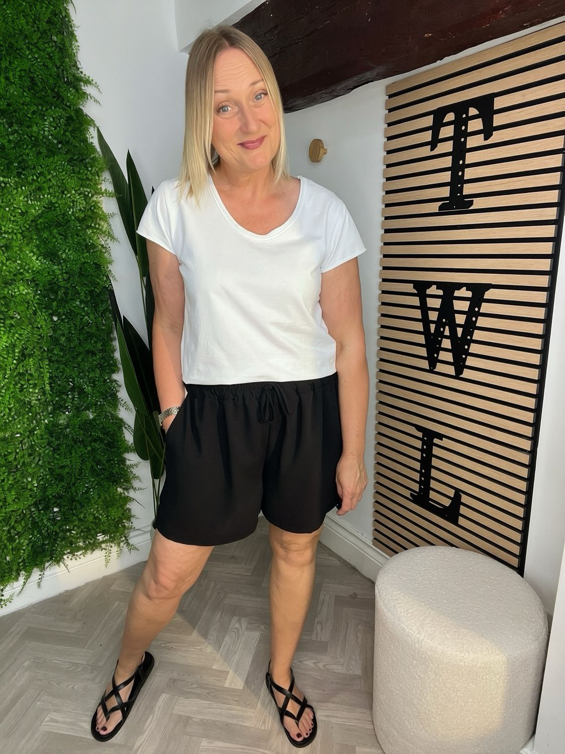 Loose Leg Shorts - Black
