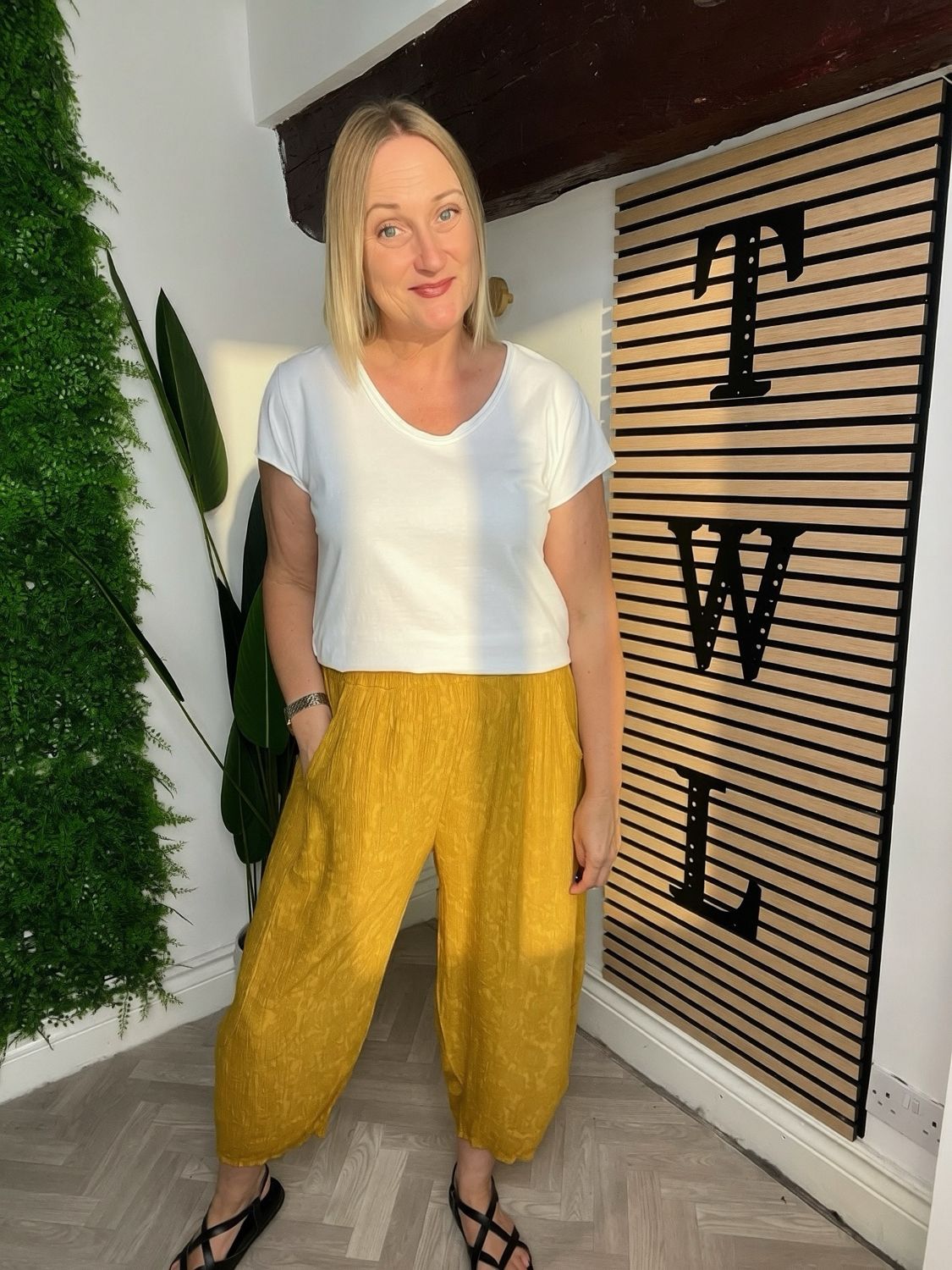 Embossed Barrel Leg Trousers - Mustard