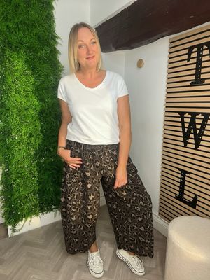 Barrel Leg Pin Corduroy- Animal Chocolate Barrel Leg Pin Corduroy- Animal Chocolate