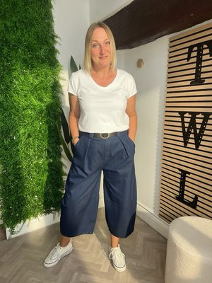 Barrel Stretchy Style Jean- Mid Blue