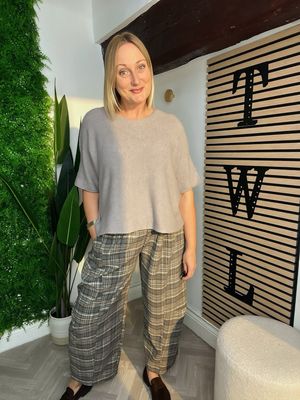 Checkered Barrel Leg Trousers - Greige Mix