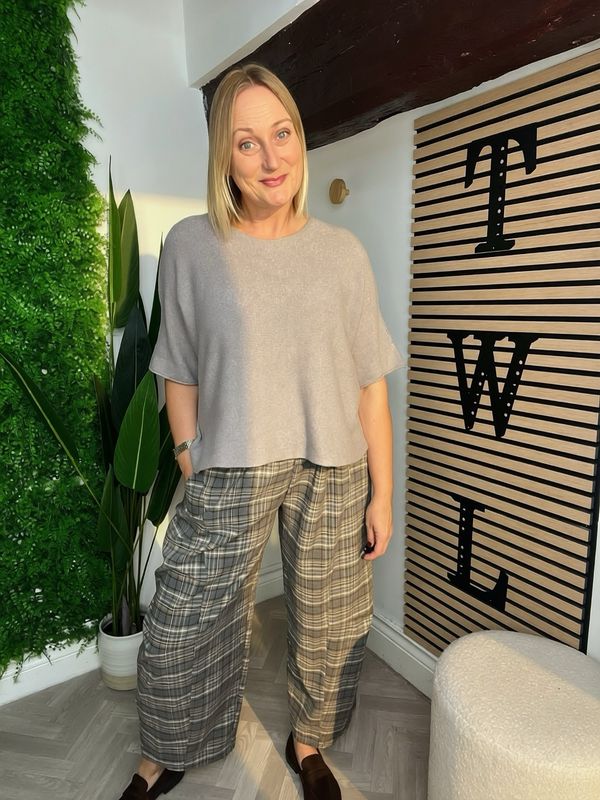 Checkered Barrel Leg Trousers - Greige Mix