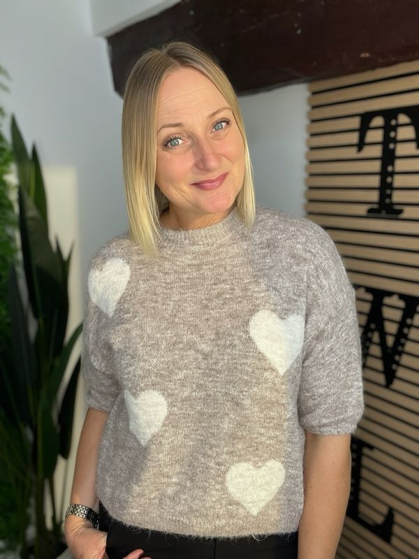 Short Sleeve Heart Jumper - Stone