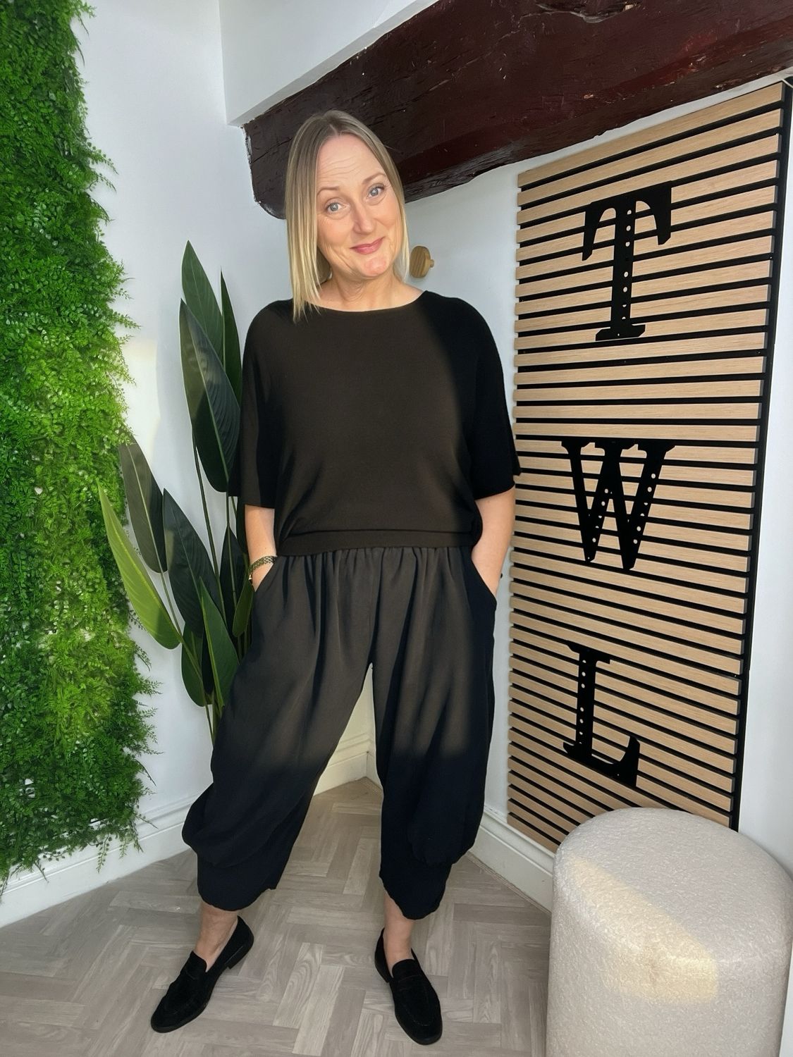 Needle Corduroy Barrel Leg Loose Hem Trousers - Black Needle Corduroy Barrel Leg Loose Hem Trousers - Black