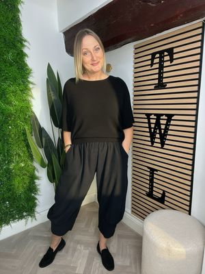 Needle Corduroy Barrel Leg Loose Hem Trousers - Black