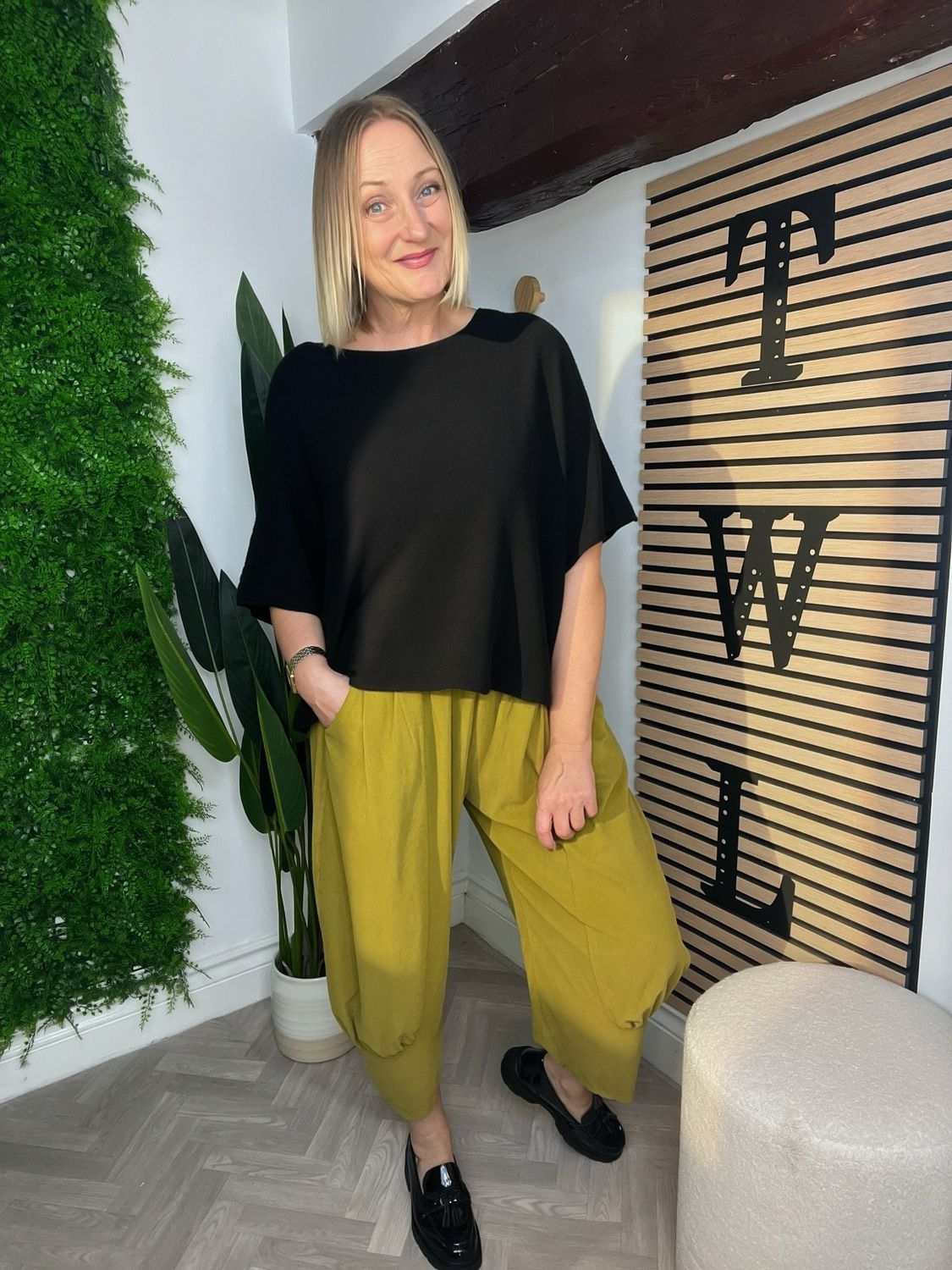 Needle Corduroy Barrel Leg Loose Hem Trousers - Chartreuse