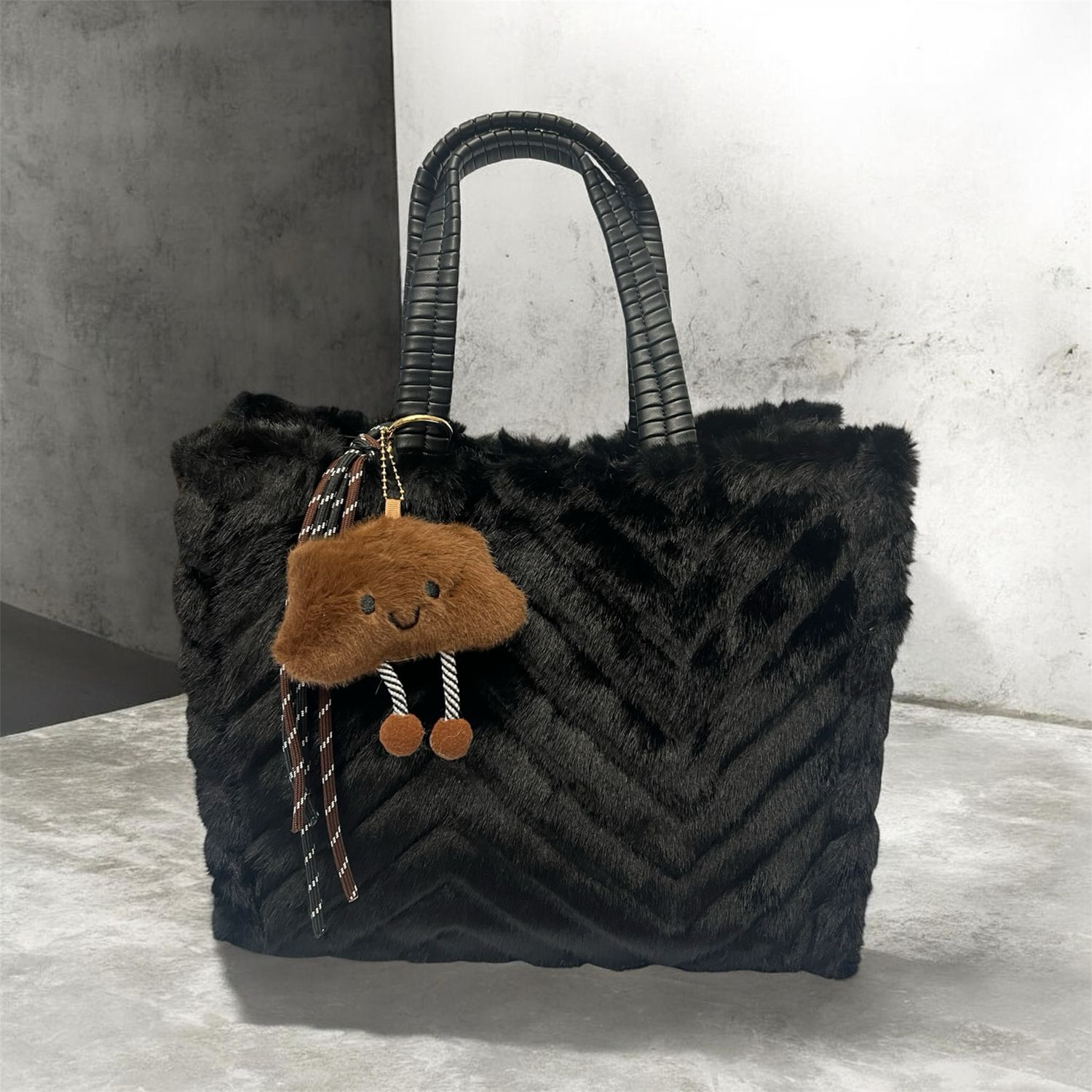 Faux fur Bag Medium/Large - Black