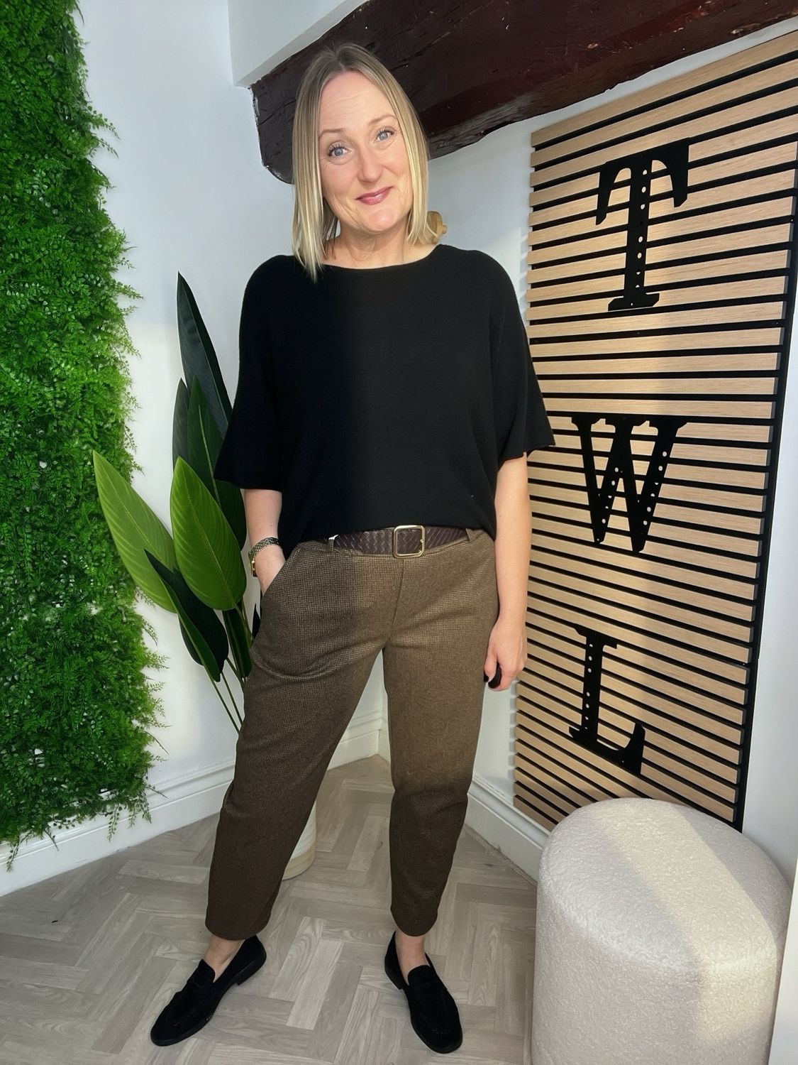 Tweed Carrot Style Trousers - Brown Tweed Carrot Style Trousers - Brown
