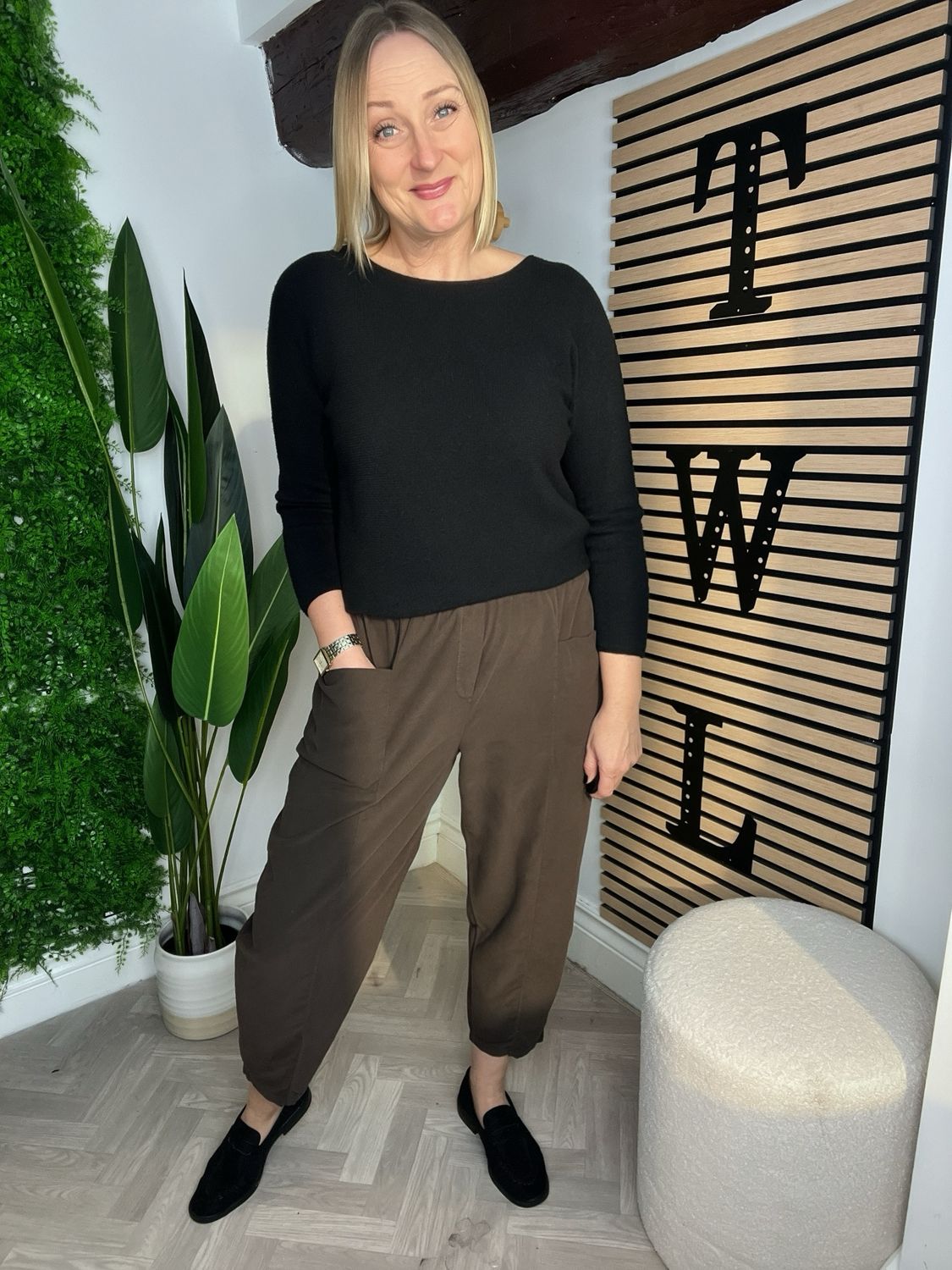 Pin Corduroy Carrot Leg Trousers - Brown