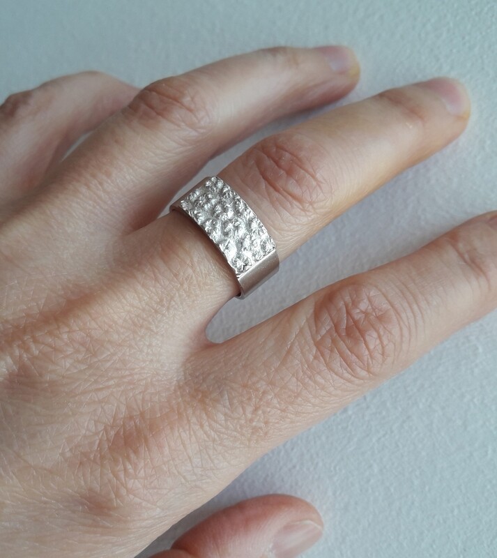 Anneau Fleur en argent largeur 8 mm