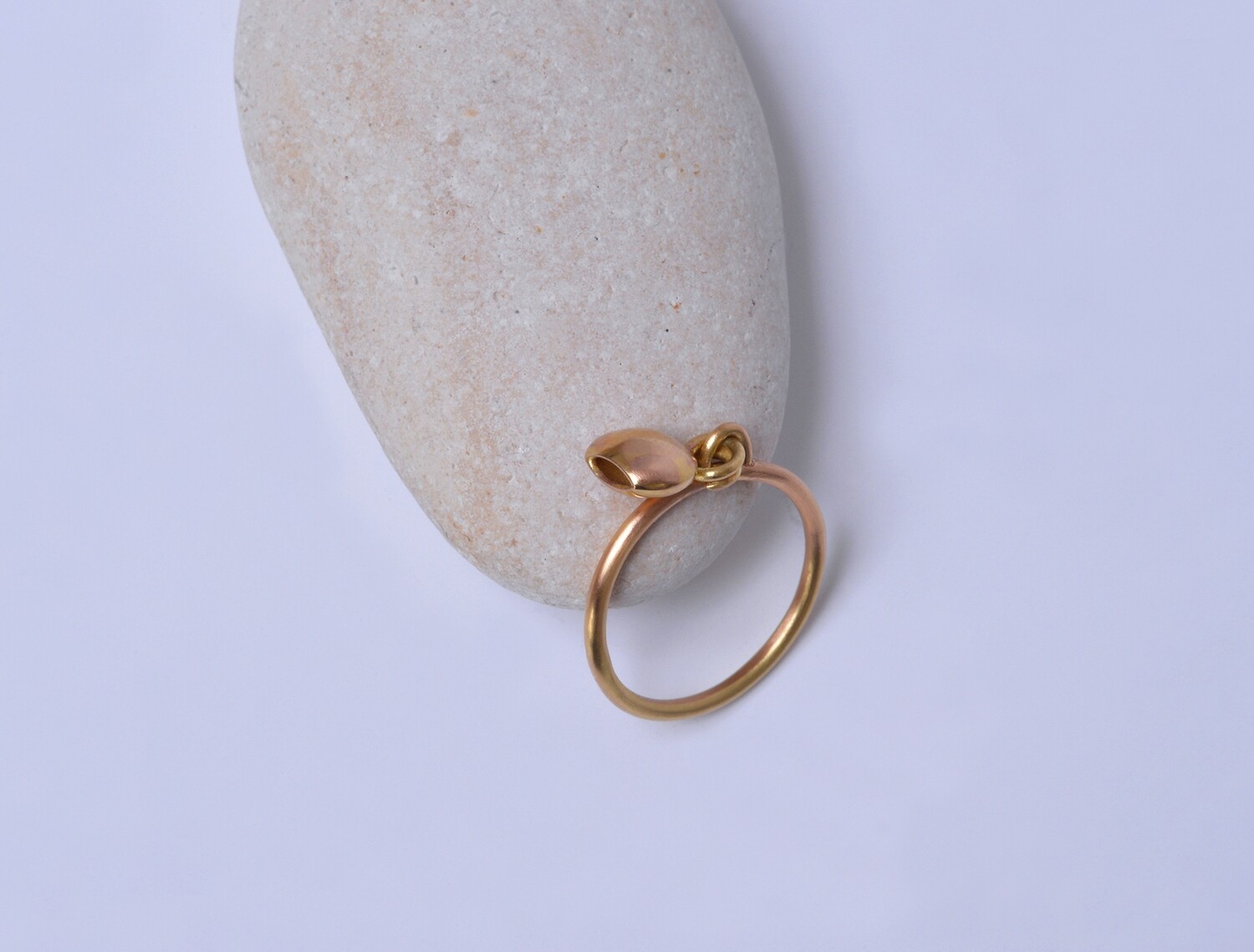 Bague pampille bouton en or rose