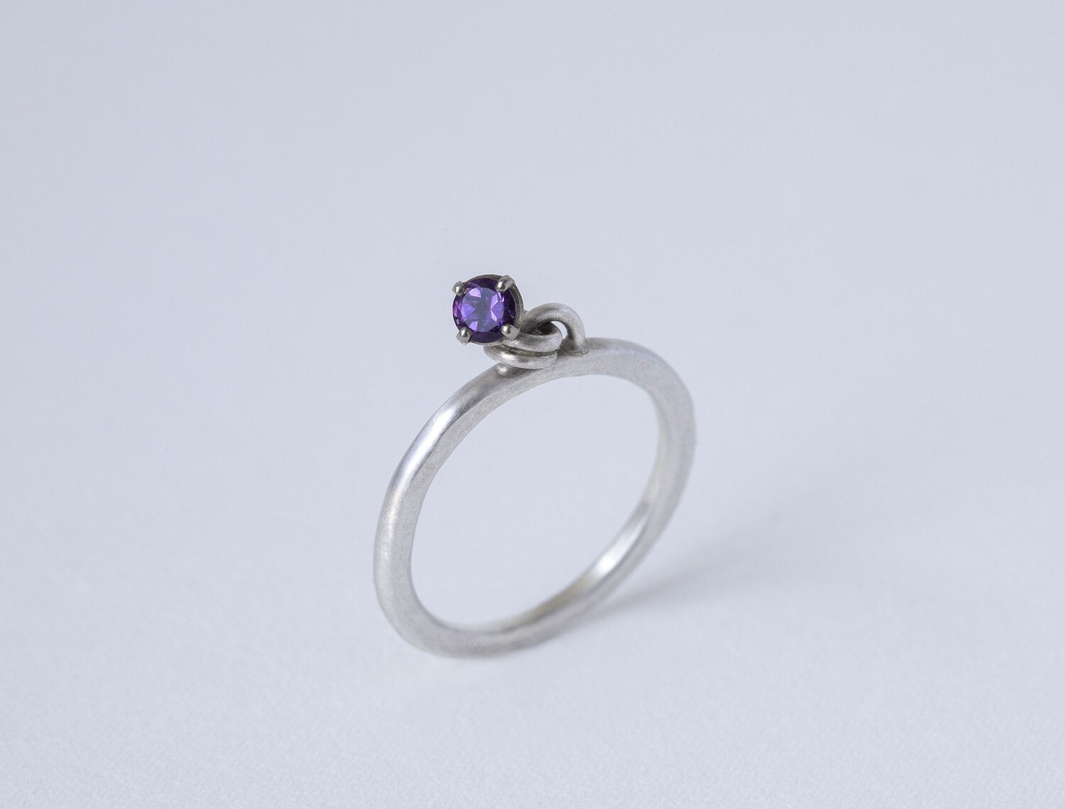Bague en argent et améthyste