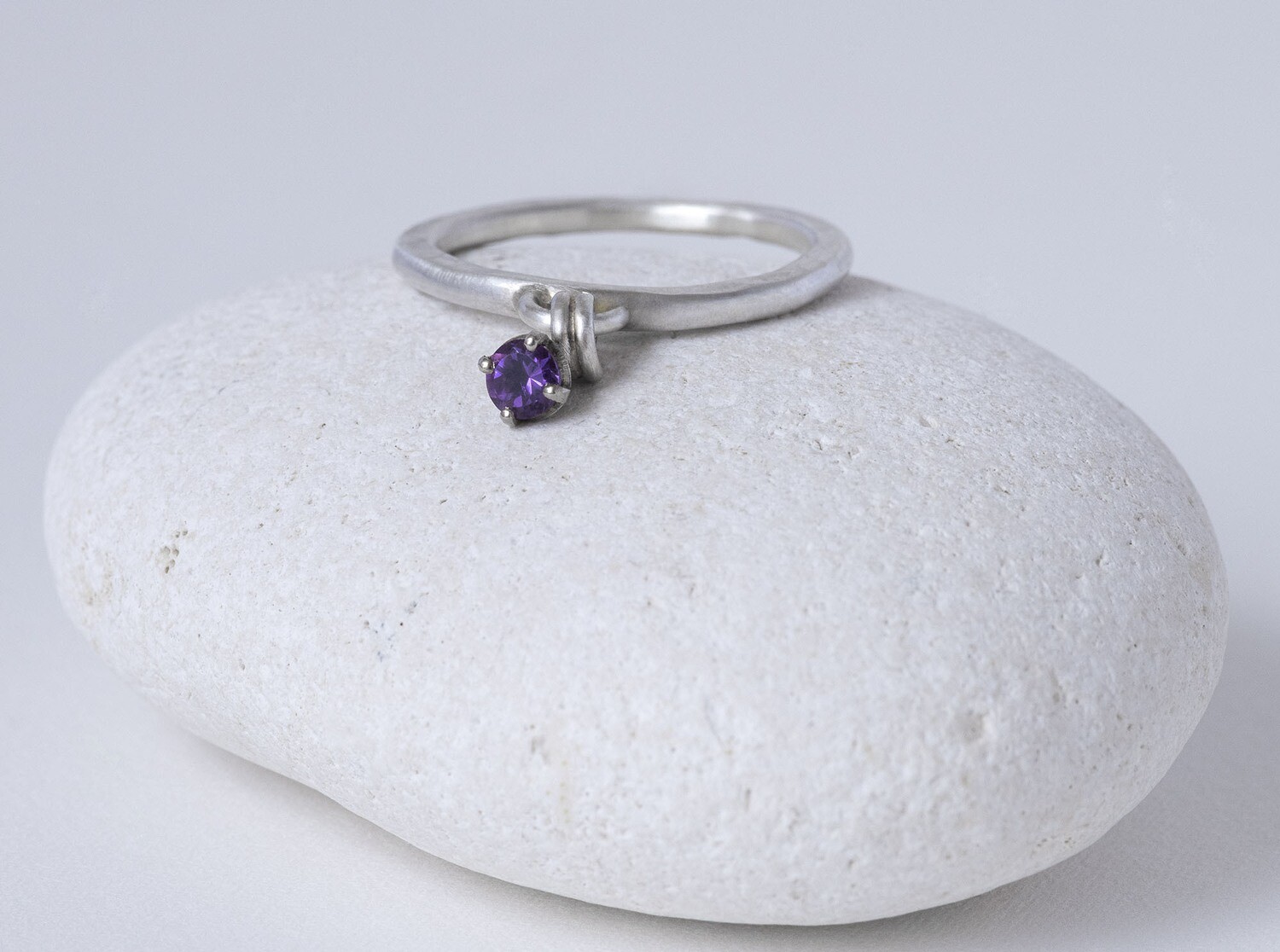 Bague en argent et améthyste