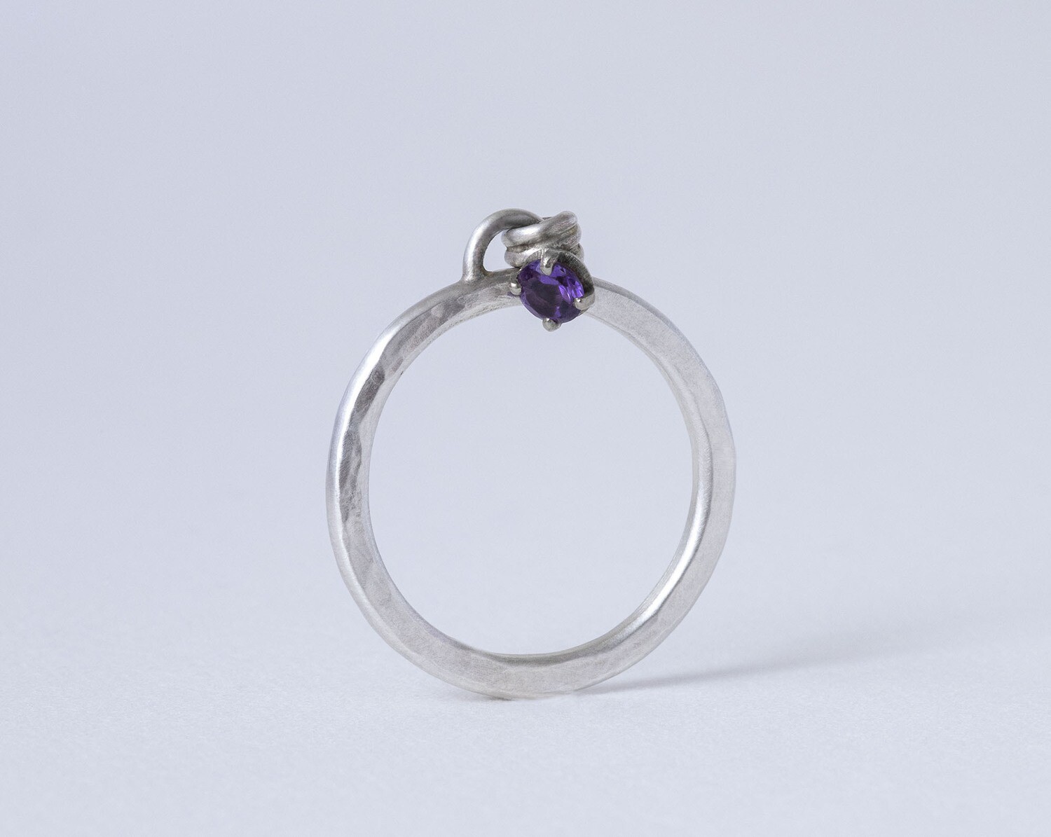 Bague en argent et améthyste