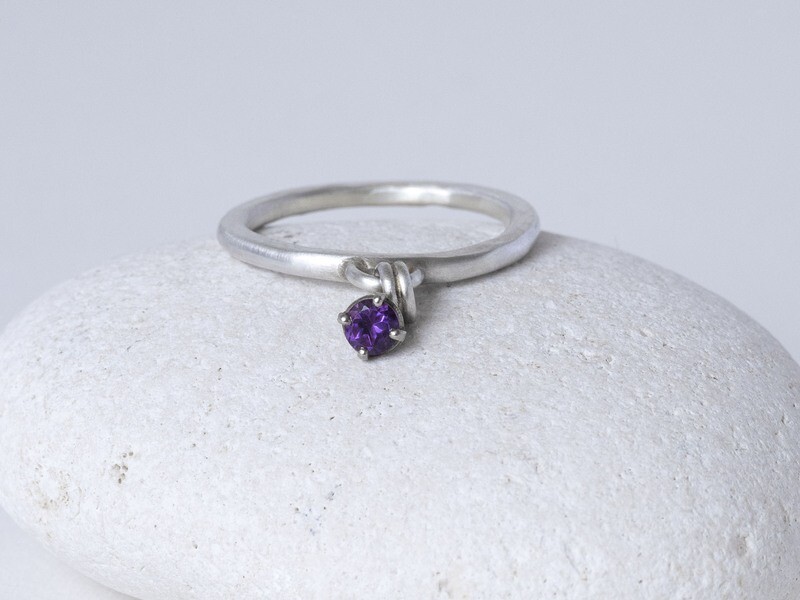 Bague en argent et améthyste