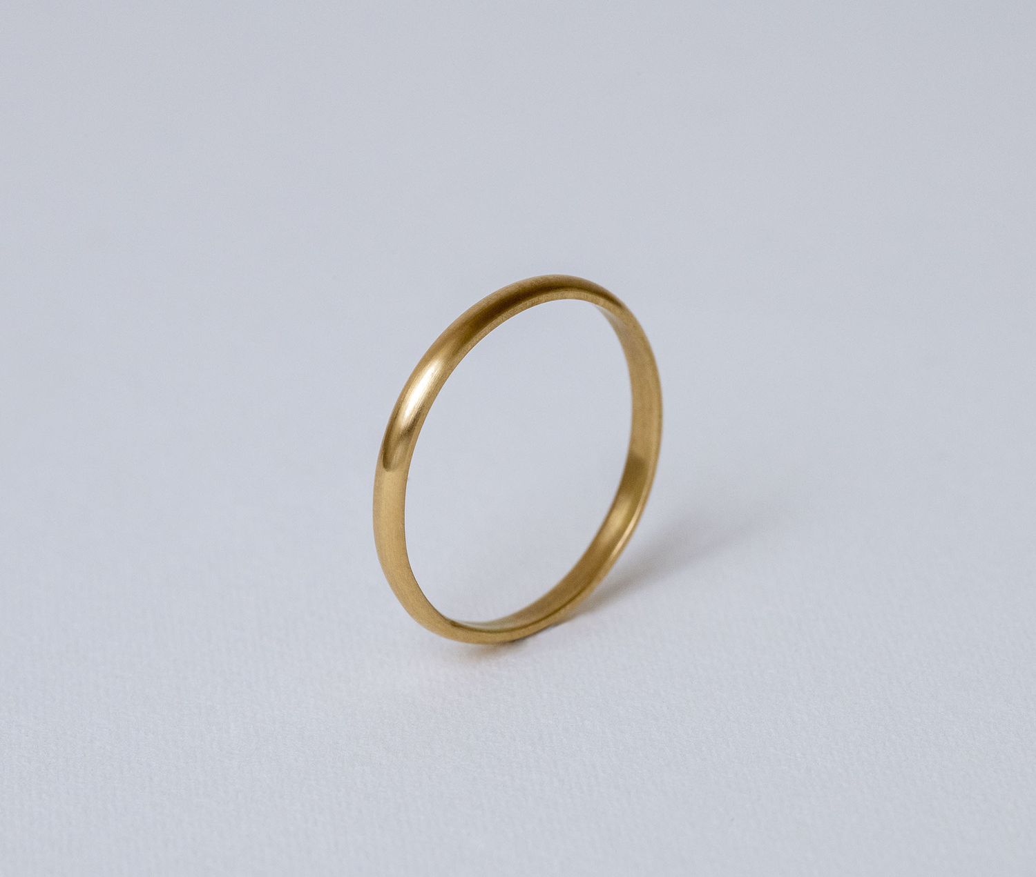 Alliance demi jonc en or jaune 18 carats 