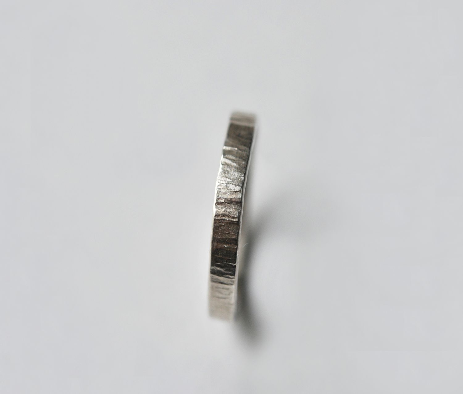 Anneau martelé en argent largeur 2/3/4/8 mm
