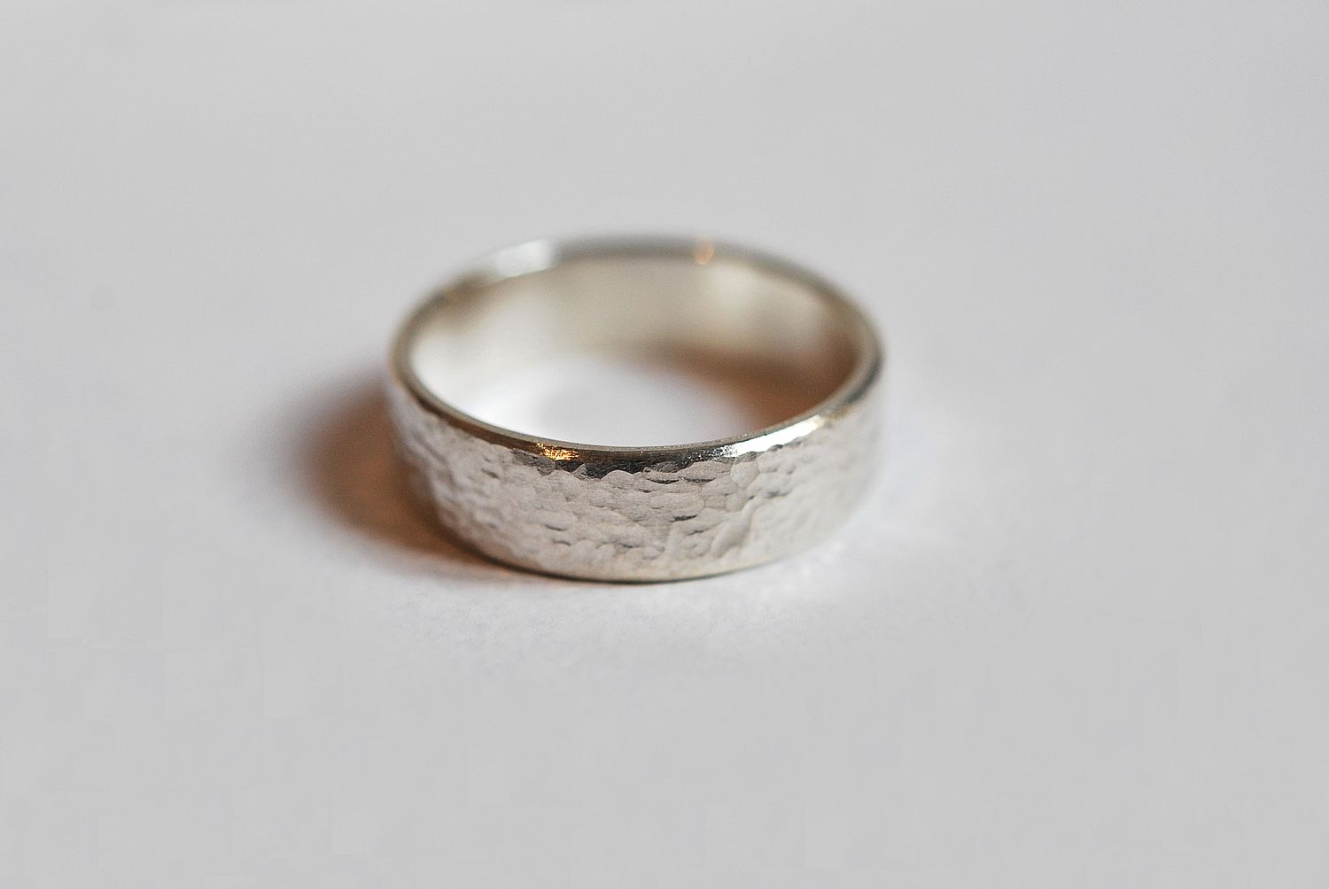 Anneau martelé en argent largeur 4/5/8 mm