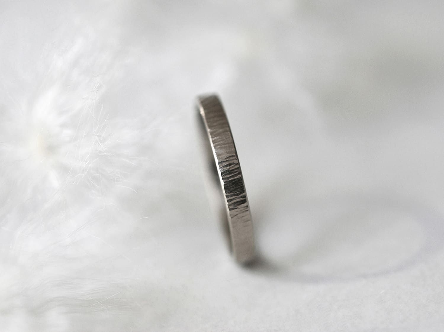 Alliance ruban martelée Or 18 K 3 mm