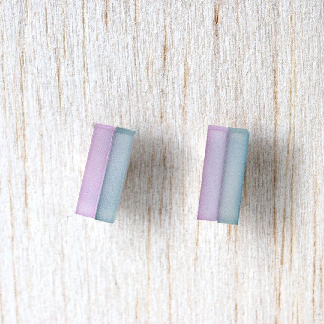 Boucles d’oreilles bicolores en Plexiglas – rectangles colorés uniques