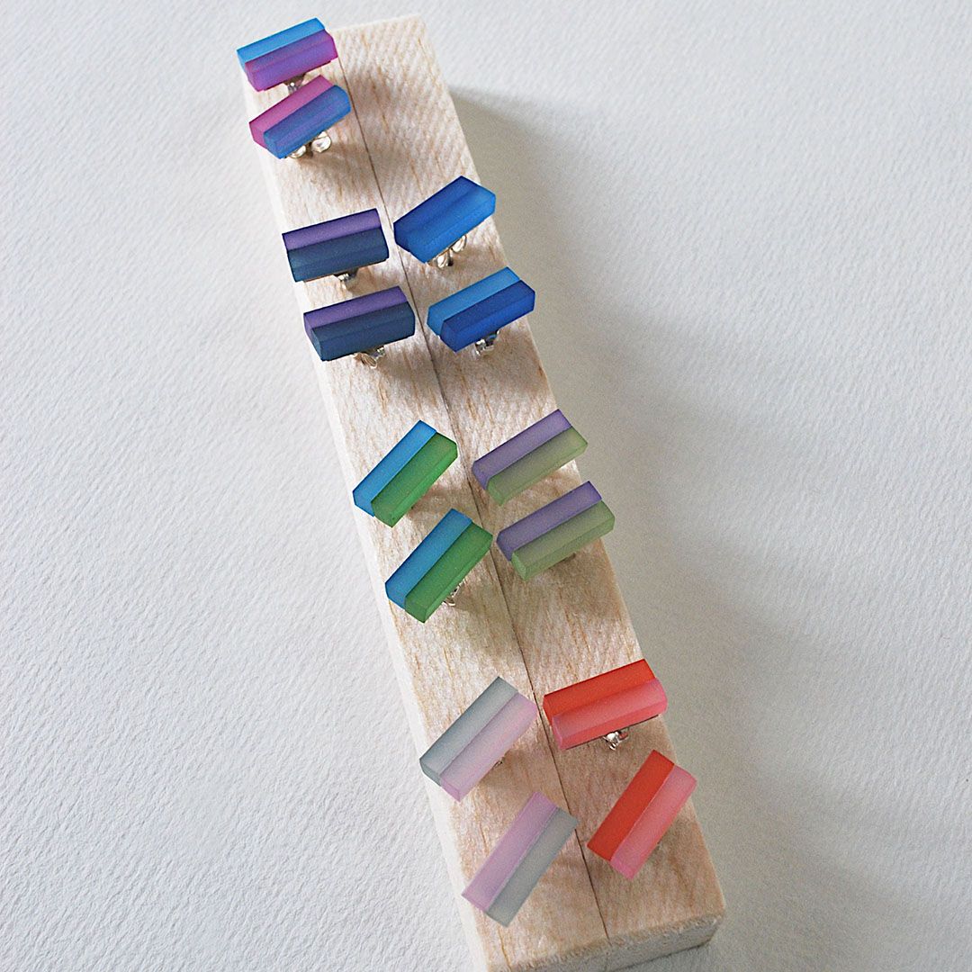 Boucles d’oreilles bicolores en Plexiglas – rectangles colorés uniques