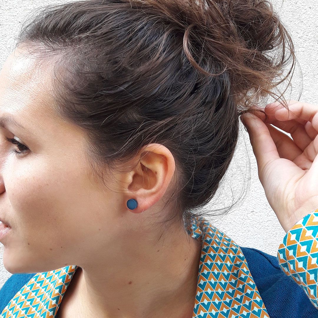 Boucles d’oreilles COULEURS en Plexiglas – rondes et colorées - 8 mm