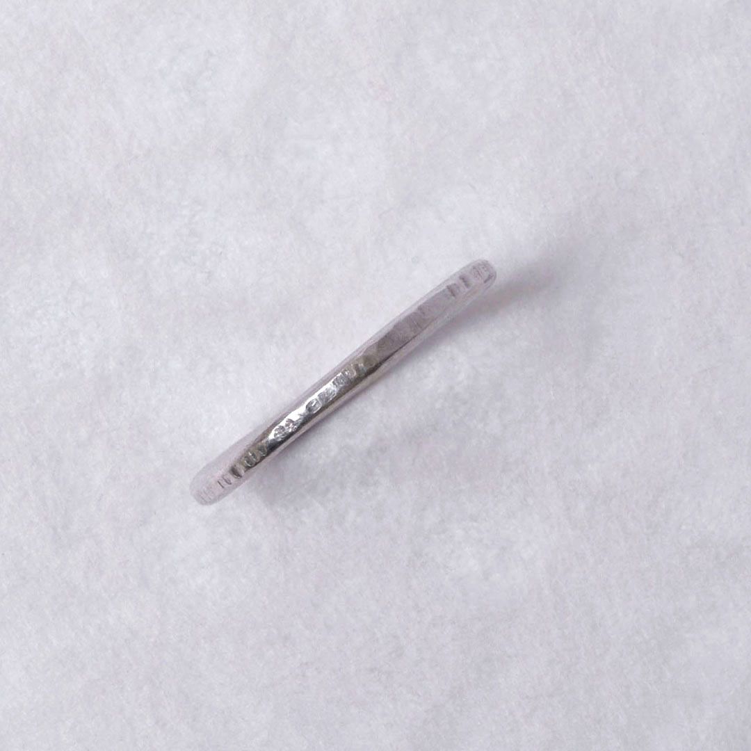 Anneau fin martelé en Argent 925 – 1.5 mm