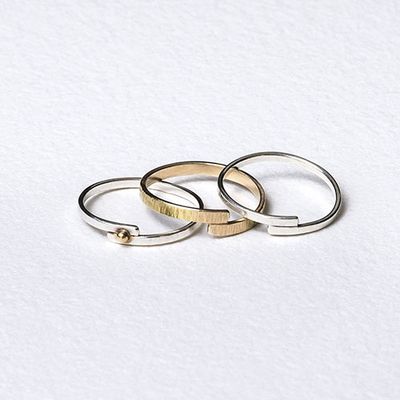 Alliances en or et argent symboles d’amour éternel