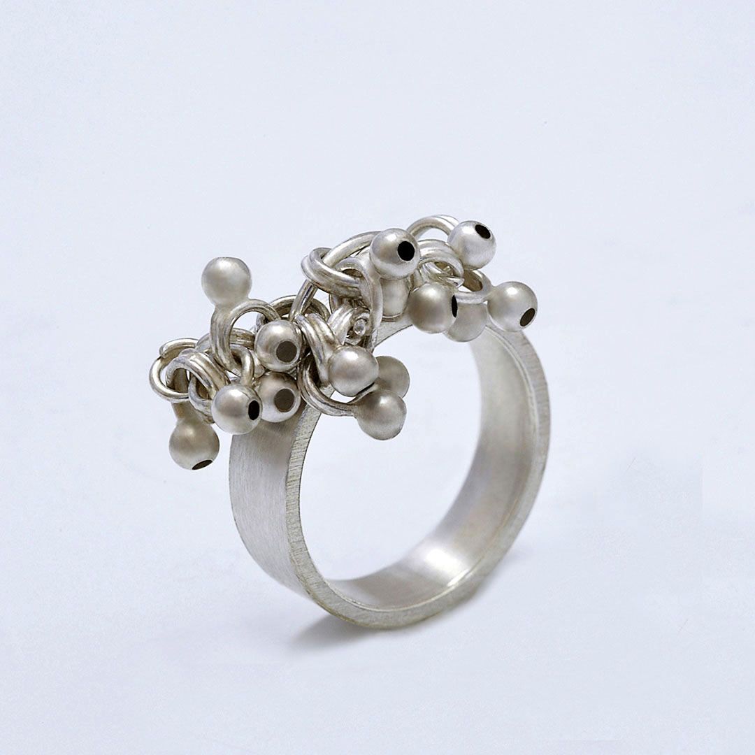 bague argent petites sphères grappe entrelacées