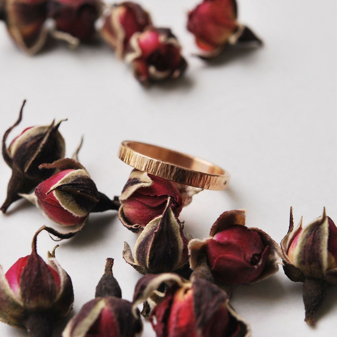 Alliance en or rose 18K, anneau ruban 2mm, unisexe, bijou de mariage.