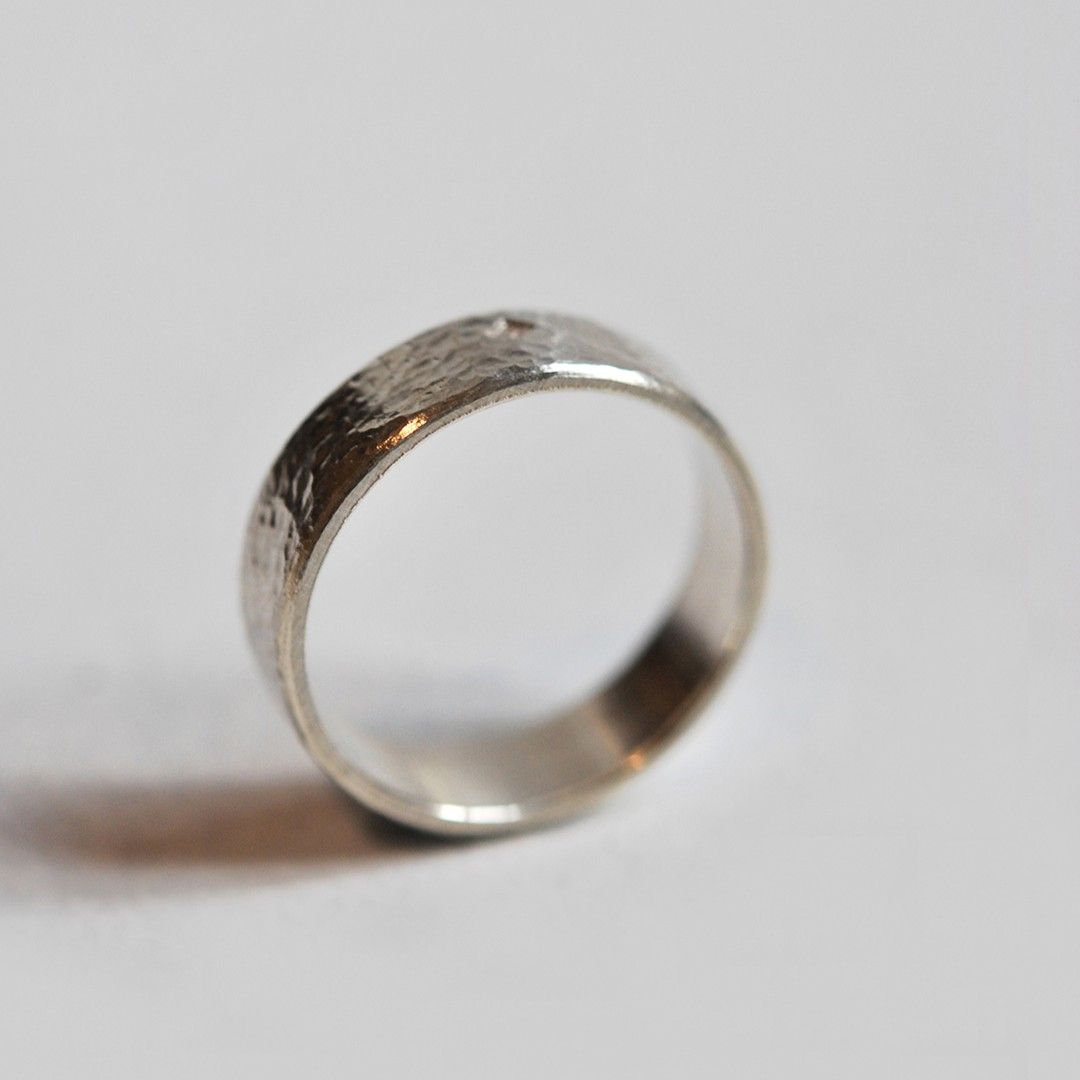 Anneau martelé en argent 925, anneau plat 5 mm.