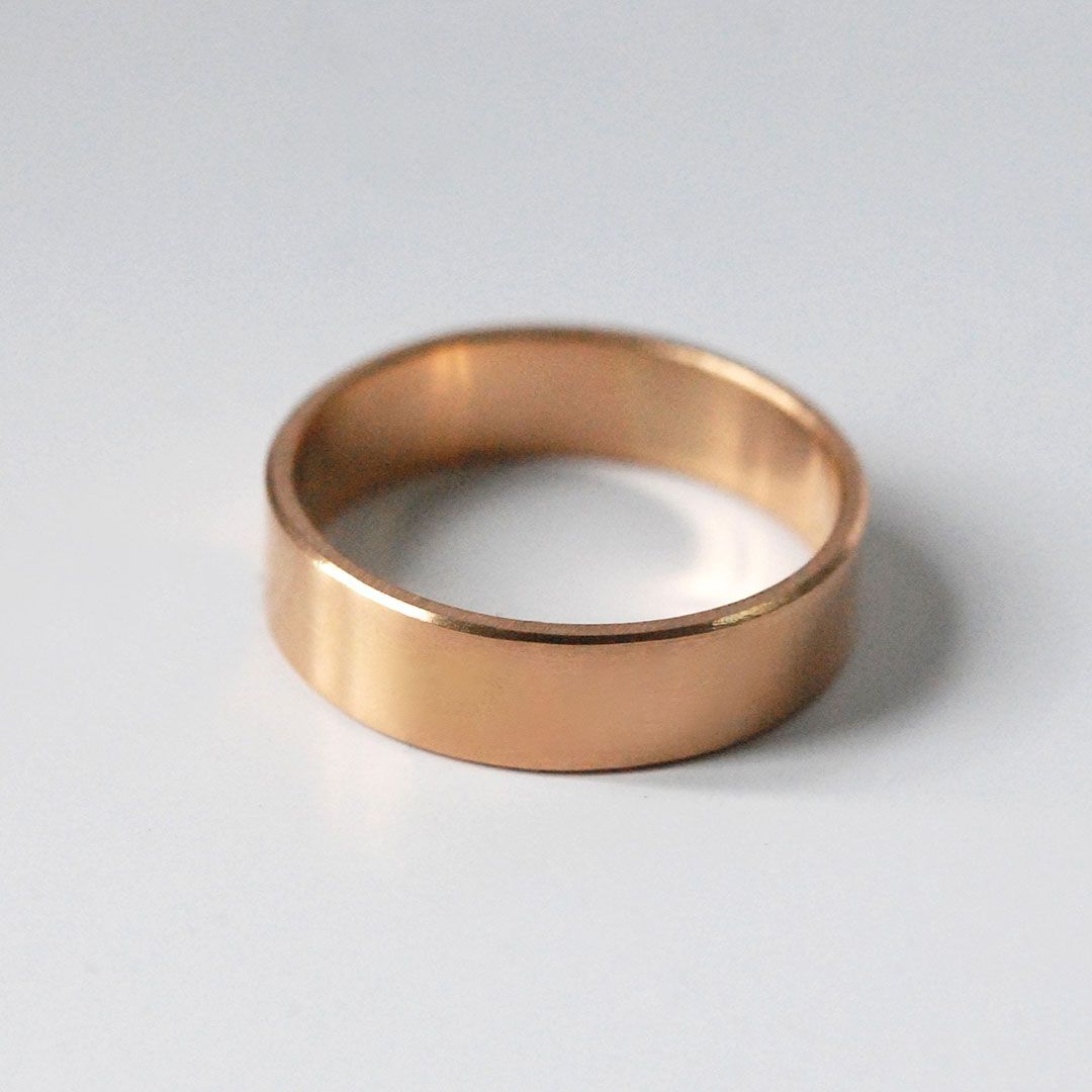 Anneau ruban en or rose 18K lisse, anneau mixte.