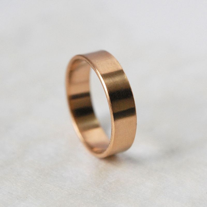 Anneau ruban en or rose 18K lisse, anneau mixte.
