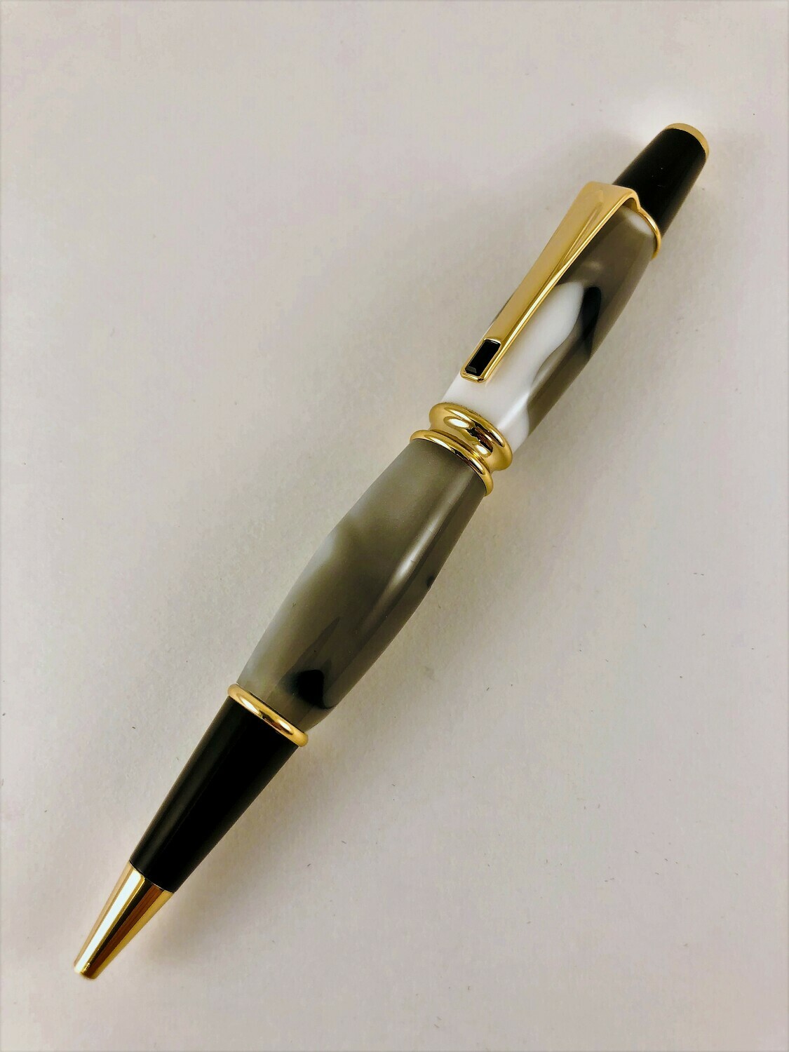 Gold Patrizo in Silver/White acrylic