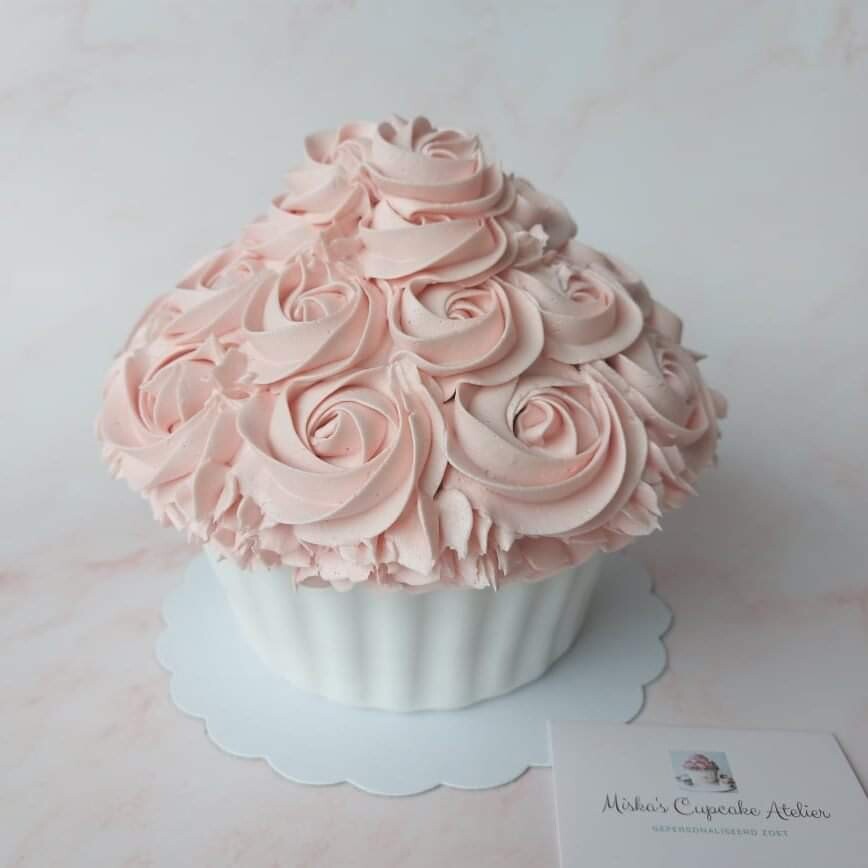SMASHCAKE - Giant Cupcake