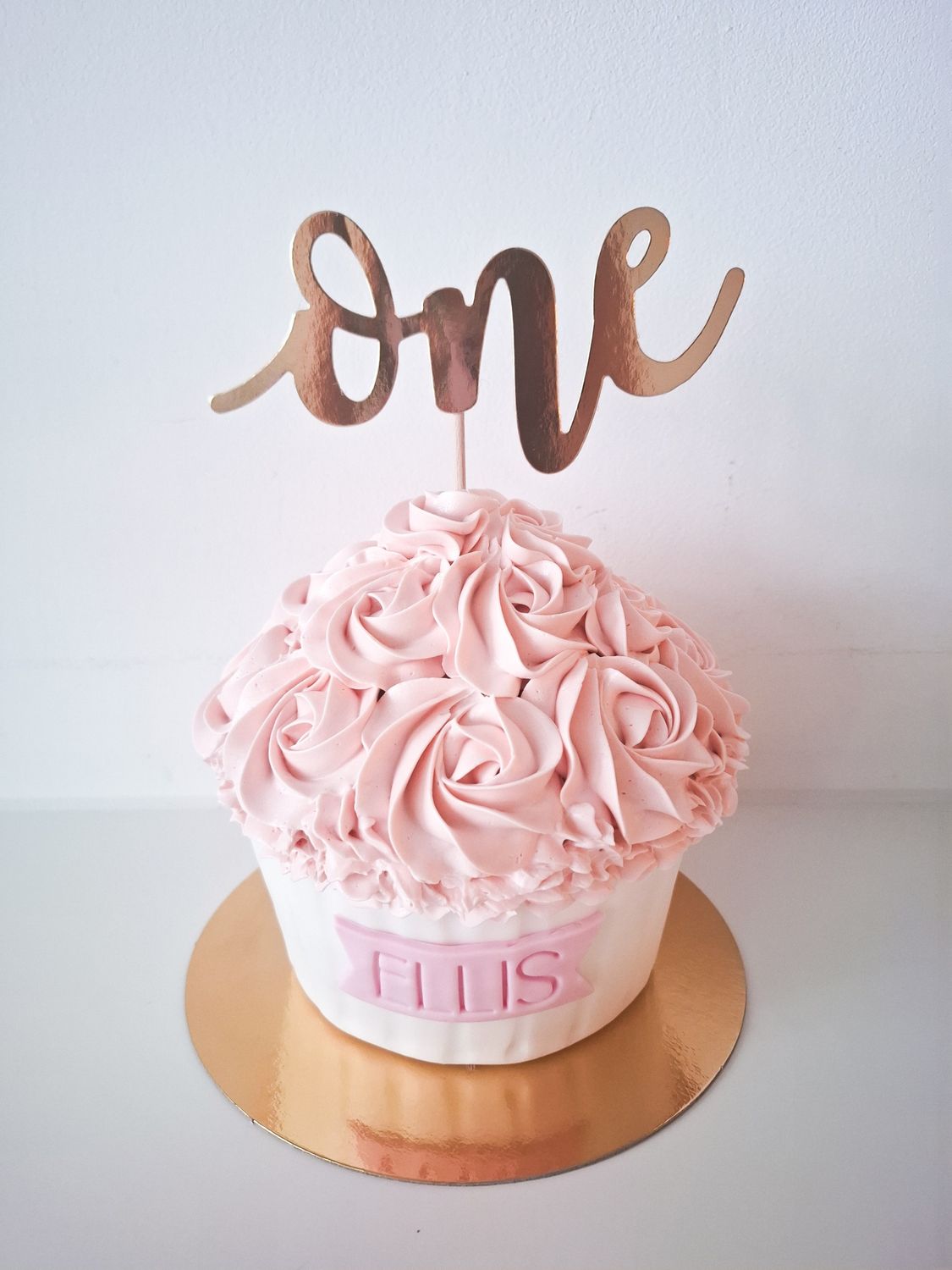 SMASHCAKE - Giant Cupcake SMASHCAKE - Giant Cupcake